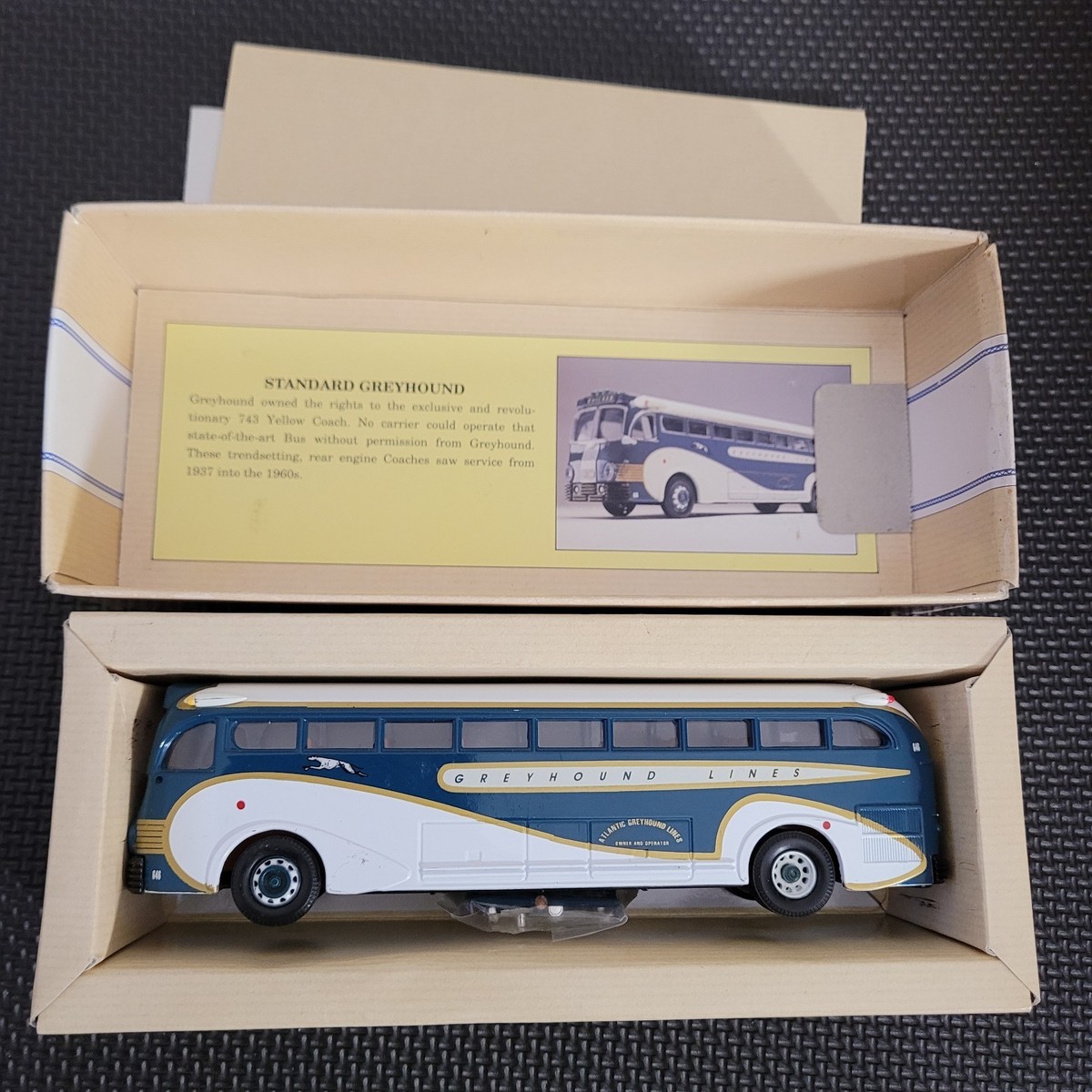 Corgi Classics Greyhound Lines Yellow Coach 743 Limited Edition