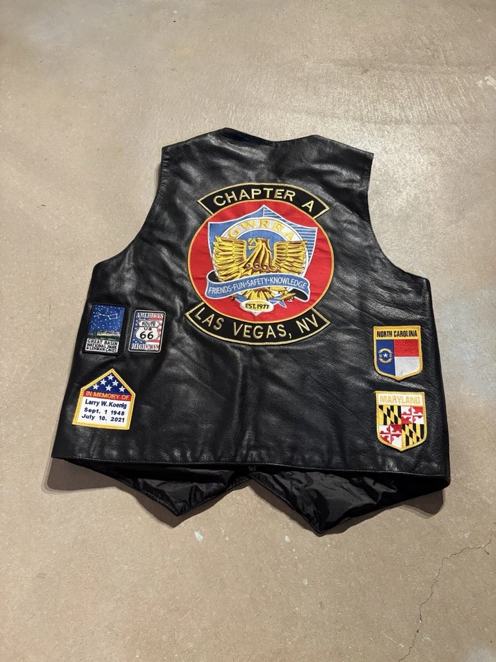 Vintae Milwaukee Leather black vest Chapter A size large men with patches - Image 3 of 4