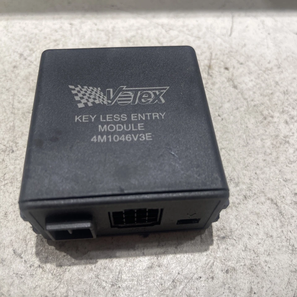 VW Passat 3B 2.3 Syncro Steuergerät ZV Funkfernbedienung Votex 4M1046V3E - Bild 2 von 4