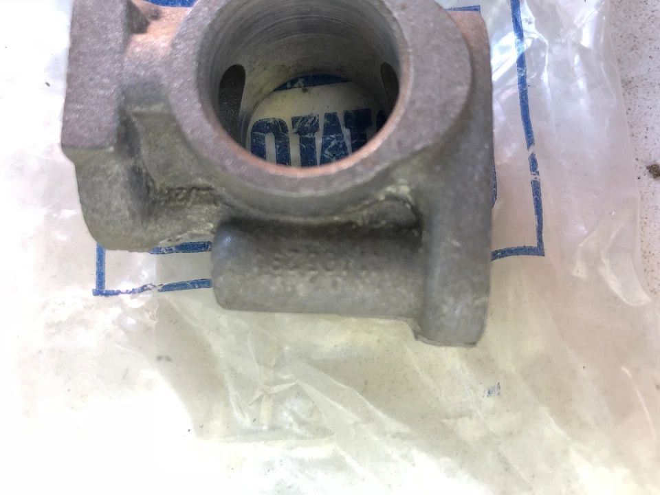 SAAB 96 V4 / SONETT / FORD TAUNUS V4 1969 1970 1971 ROCKER SHAFT SUPPORT N.O.S - Image 3 of 3