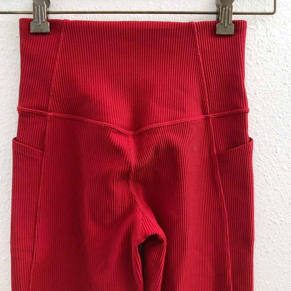 ATHLETA Salutation Stash Rib Flare rojo talla XS Foto 3 de 4