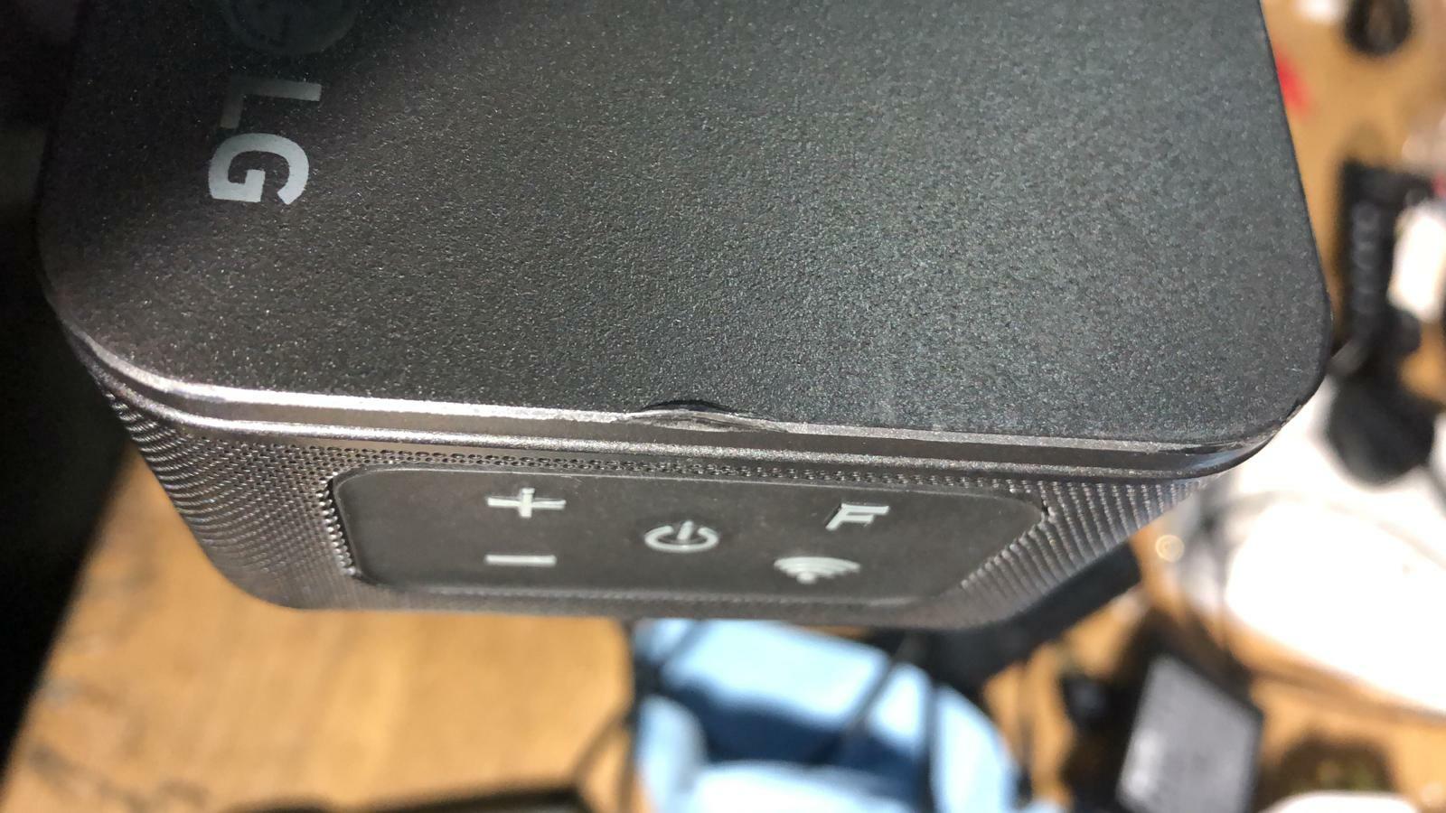 lg sk6 2.1 wireless cinematic soundbar