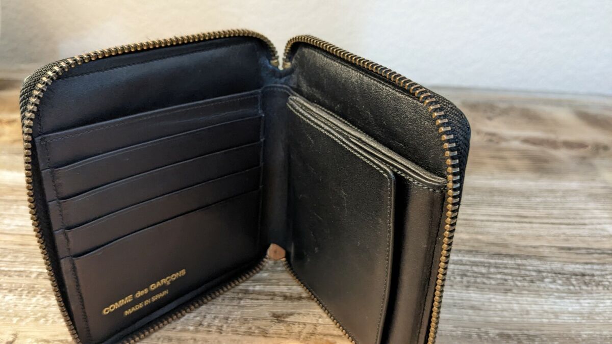COMME des GARCONS Square Luxury Leather Zip Wallet/ See COMME des GARCONS Square Luxury Leather Zip Wallet/ See