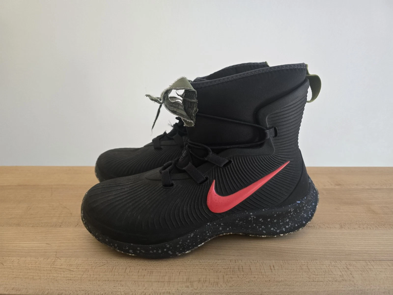 Scarpe da pioggia casual Nike Binzie nere rosse giovanili taglia 2 anni BQ5381 001