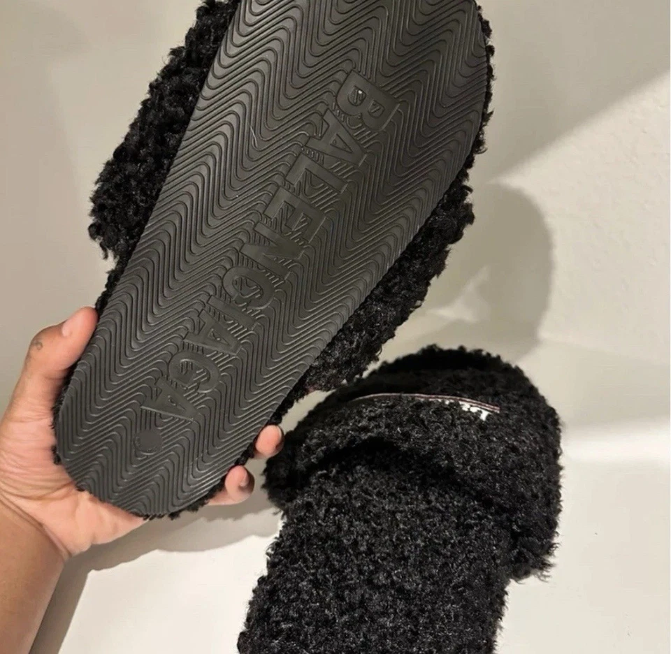 Toboganes de piel Balenciaga todas las tallas para hombre y mujer Foto 4 de 4