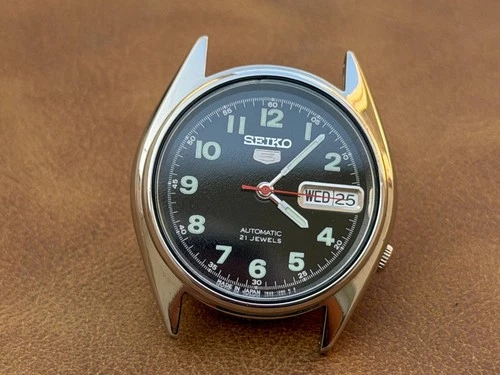 Vintage Seiko 5 Automatic 21 Jewels Black Dial Japan Made Spares/Repair (543)