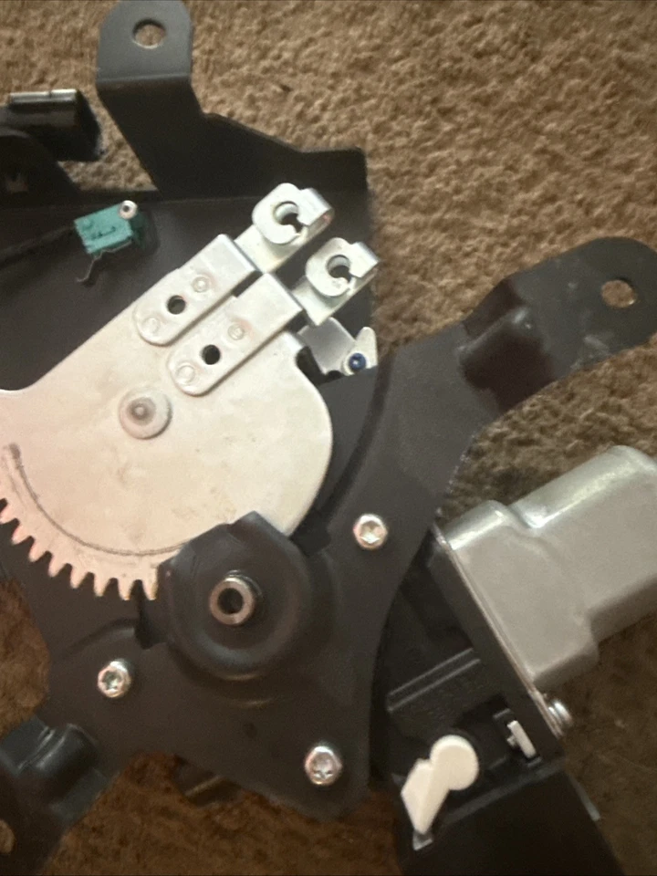 2011-2014 NISSAN MURANO Convertible Top Outer Flap Motor OEM Foto 3 de 4