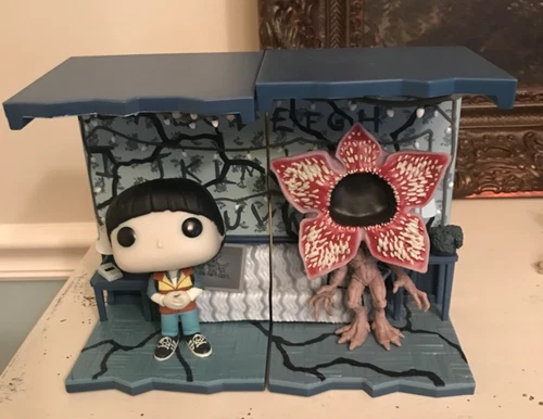 Funko Pops Deluxe Netflix Stranger Things Build A Scene  Will And Demogorgon
