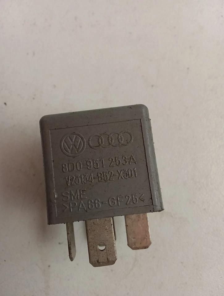 8D0951253A Relais Seat Skoda Audi Volkswagen golf 5 touran Passat Leon - Photo 2/4