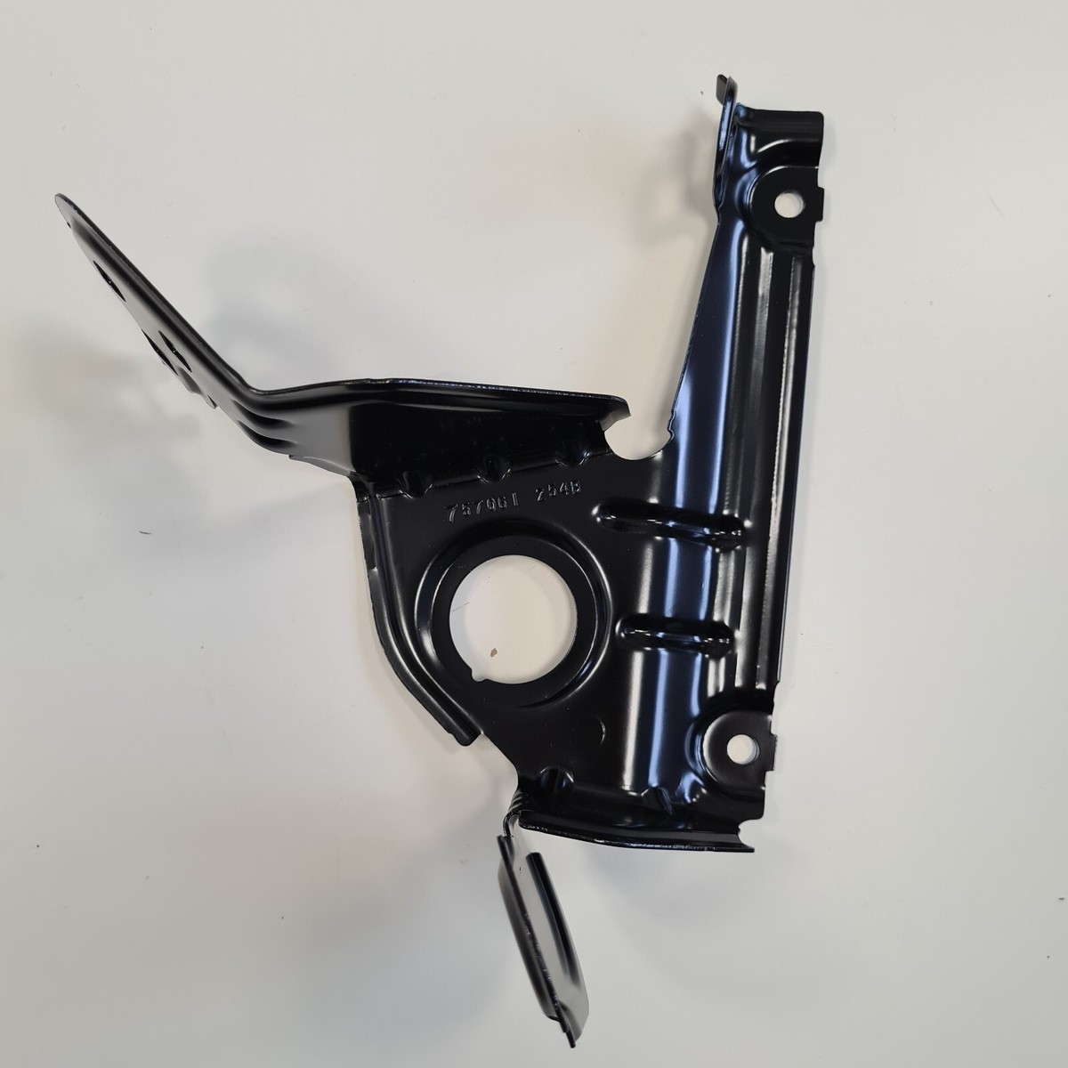 イジンデン　ピョートル　パーツ 41357267327 BRAND NEW OEM BMW X3 FENDER MOUNT BRACKET LEFT | eBay