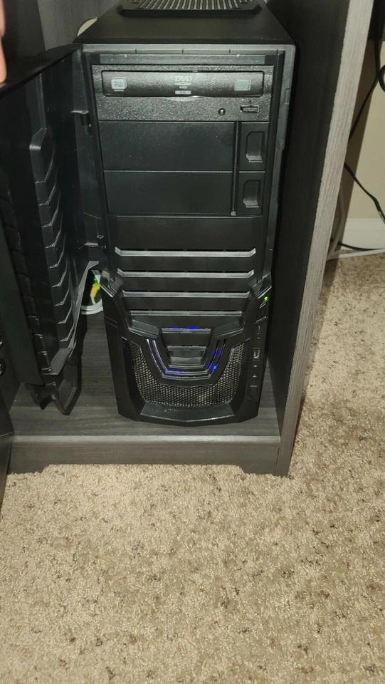 PC desktop iBUYPOWER Black Gamer Power WA550B com AMD Quad-Core FX-4300... - Imagem 3 de 3