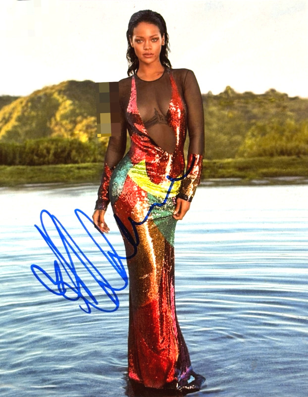 Rihanna Signed•Magazine Photo shoot:2022 May•8x10•Todd Mueller Autographs Cert