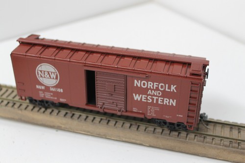 Coche de caja Athearn 1210 escala HO 40' SD N&W 361508 Norfolk & Western Kadee's | Zustand: Used