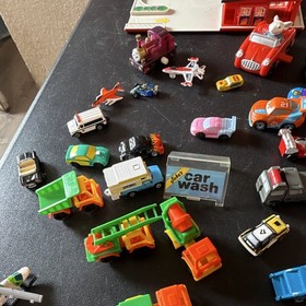 Galoob Micro Machines Fold-Out Van Carrying Case Playset w/ Vehicles 1991