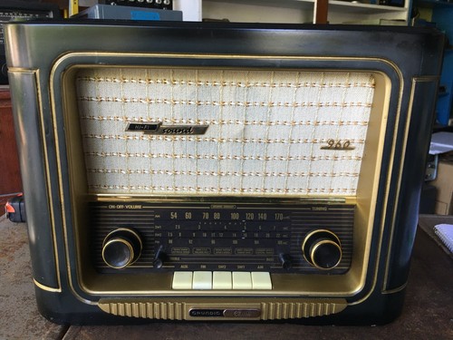 Radio Grundig International model 960 classic AM/FM/SW stereo table ...