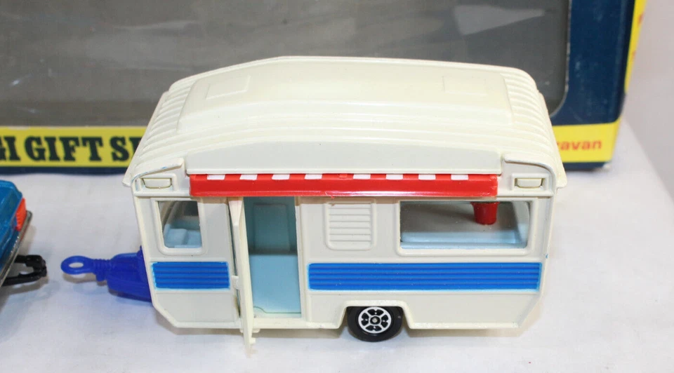 Vintage Corgi Set 24 Mercedes 240D Caravan Travel Trailer (MINT) Box Torn - Image 4 of 4