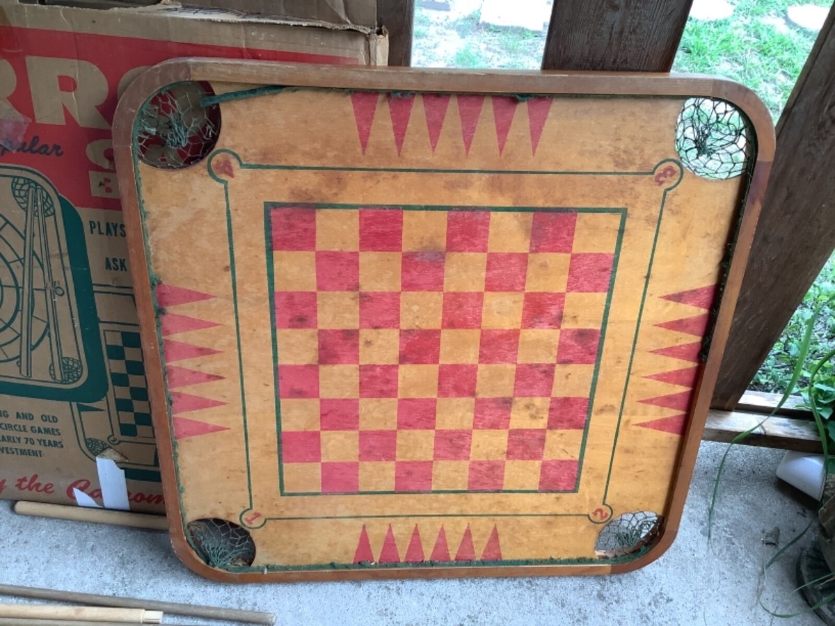 Vintage Carrom Industries Inc. Game Board no. 85 Pieces Box