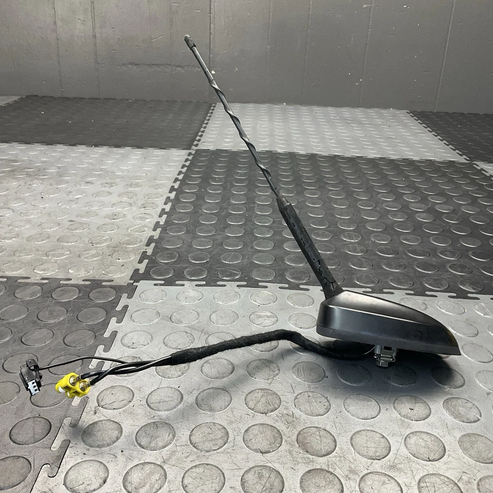 Antena de radio AM/FM Ford Flex 2013-2019 techo aleta de tiburón OEM Foto 2 de 4