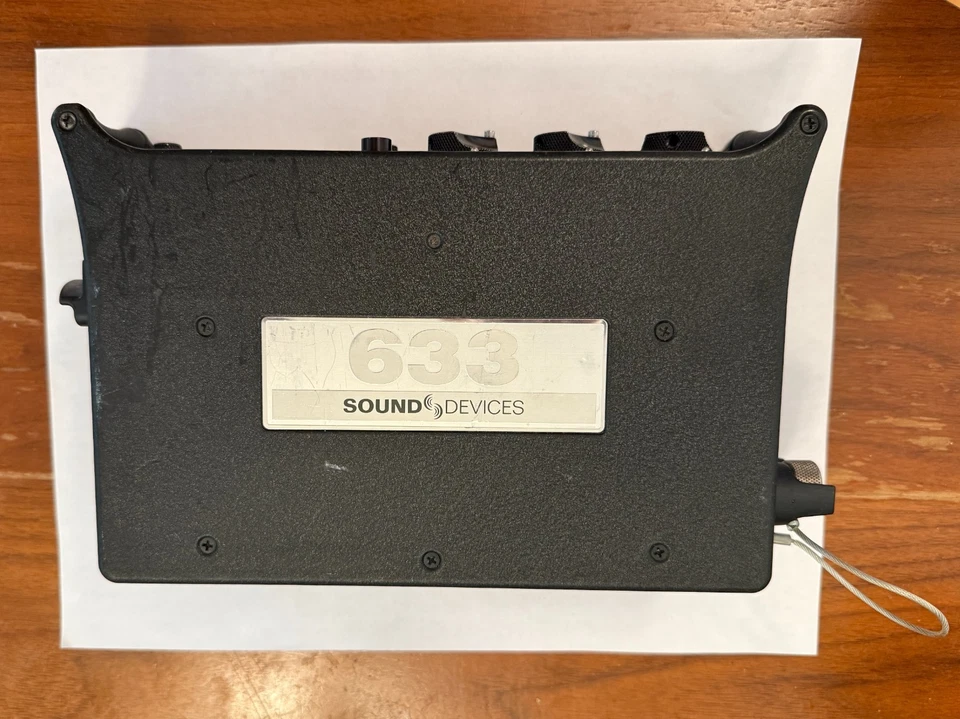Sound Devices 633 Compact Mixer/Recorder with Dugan AutoMix  w/Pouch & Batteries - Image 4 of 4