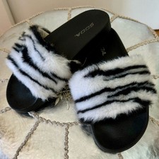 SODA Black  White fuzzy slides size 8