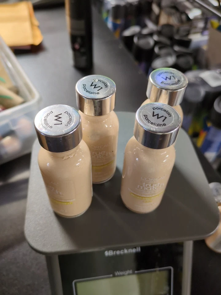 4 LOREAL True Match Super Blendable Liquid Foundation - WARM W1 PORCELAIN  -NEW - Image 2 of 3