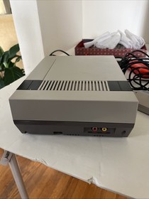 Console Nintendo NES Action Set scatola originale quasi completa