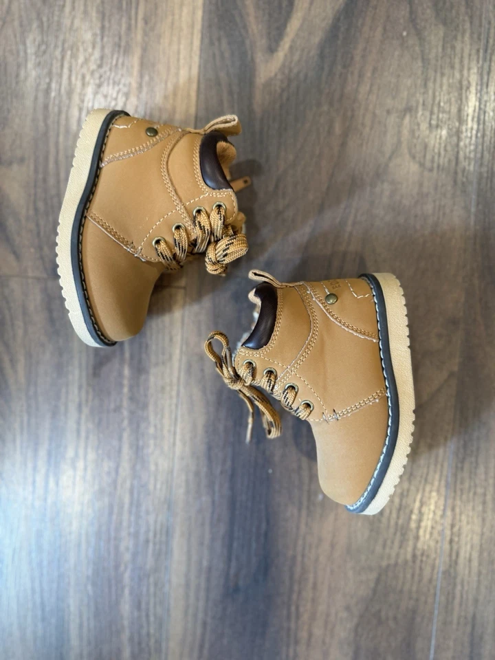 Bota Eddie Bauer Niños Pequeños Con Cordones Cremallera Lateral Marrón Claro Talla 5M Usada Foto 2 de 4
