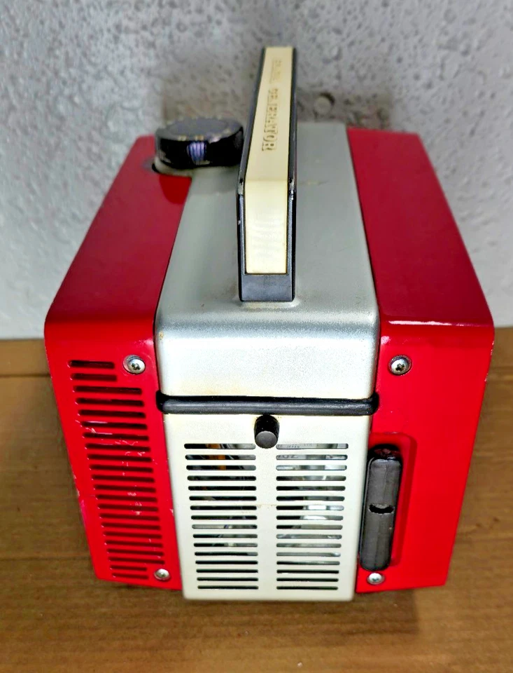 Ultra Rare Vintage Honda E40 II Micro Generator in excellent overall condition - Image 4 of 4