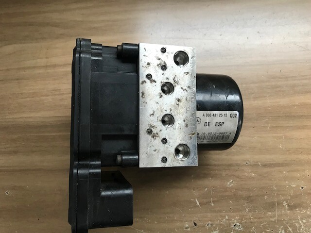 MERCEDES W204 ABS PUMP A2045454632 10.0926-1569.3 A0064312512 