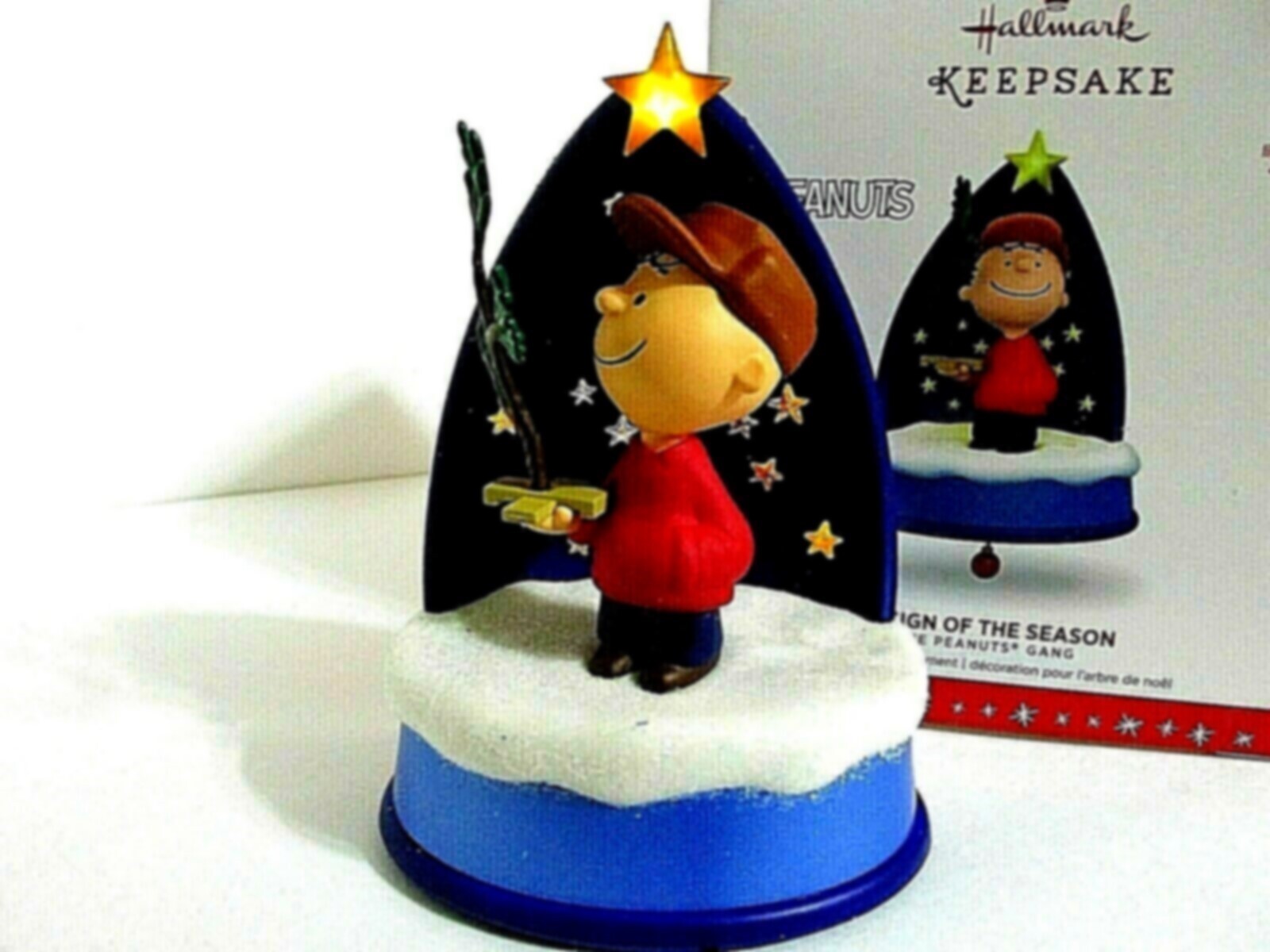 SNOOPY Charlie Brown Peanuts 2016 Hallmark Christmas Ornament Figurine  