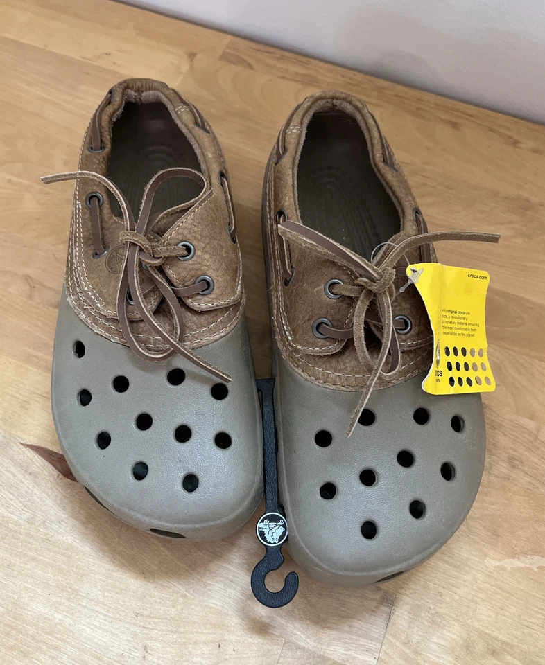 NUEVO Crocs Islander Pitcrew Para hombres Talla 7 Zapatos de Barco Cuero Marrón Arena Top Con Cordones Foto 2 de 4
