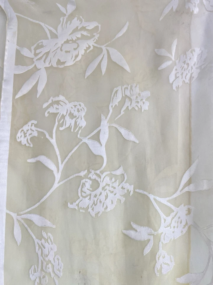 Preciosa bufanda de seda amarilla para mujer sin marca con patrón floral 60"/13" Foto 4 de 4