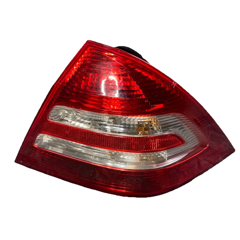 2006 Mercedes Benz C230 C280 C240 C350 C320 C55 AMG Right Tail Light 2038203464 - Image 2 of 4