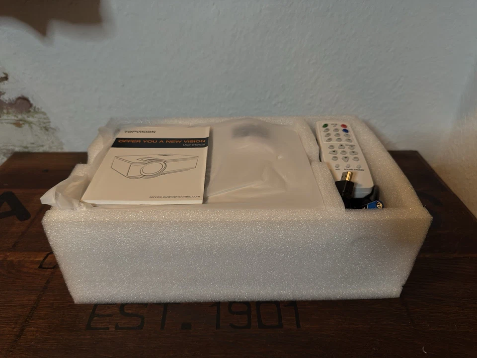 Topvision LED Beamer Heimkino - Bild 2 von 3