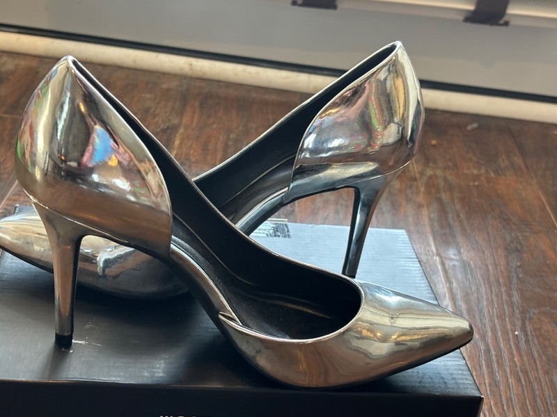 Jessica Simpson Pointed Toe D'orsey Pump - Silver - 9M - NWOT/NWOB
