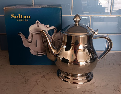 Stainless Steel Teapot 32 Oz  SULTAN COLLECTION Hinged Cover w/ Original Box