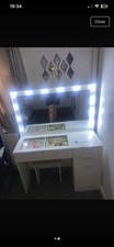 Beautiful Large Vanity with Build In Led Lights and Mirror