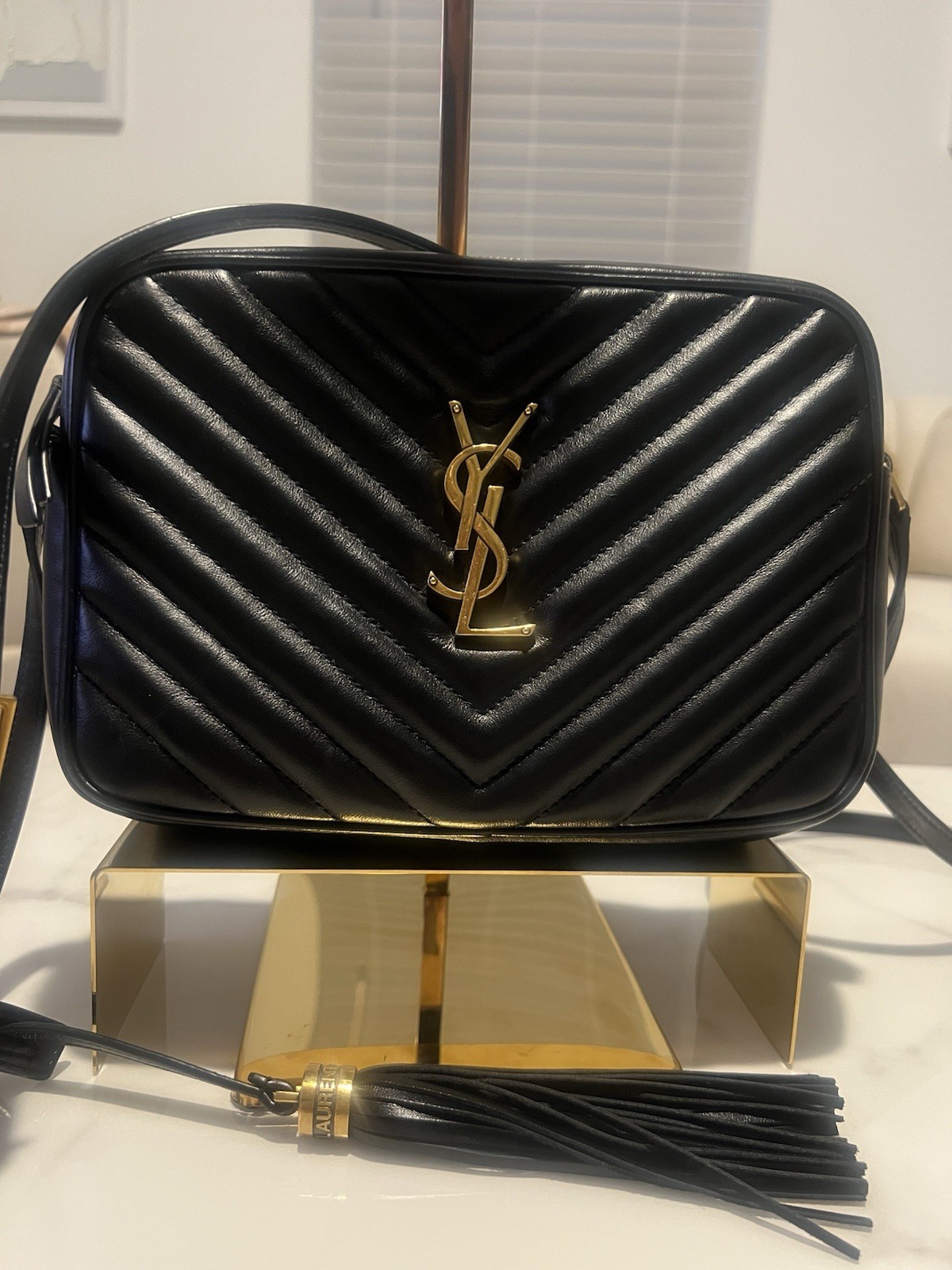 Borsa a tracolla SAINT LAURENT Lou in pelle nera AUTENTICA