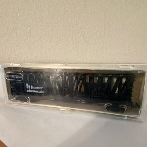 Minitrix N Escala Hooker Productos Químicos Contenedor Coche 3104 DC Analógico 2 Rieles Negro | Condition: Used