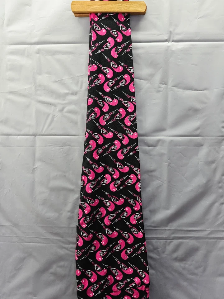 Leggings LuLaRoe alta e curvilínea rosa estampa de penas de pássaro calça elástica preta - Imagem 2 de 3