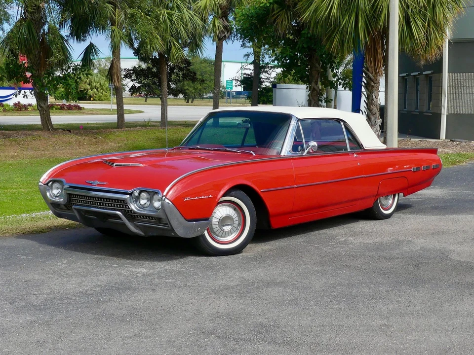 Ford Thunderbird 1962 convertible Foto 3 de 4