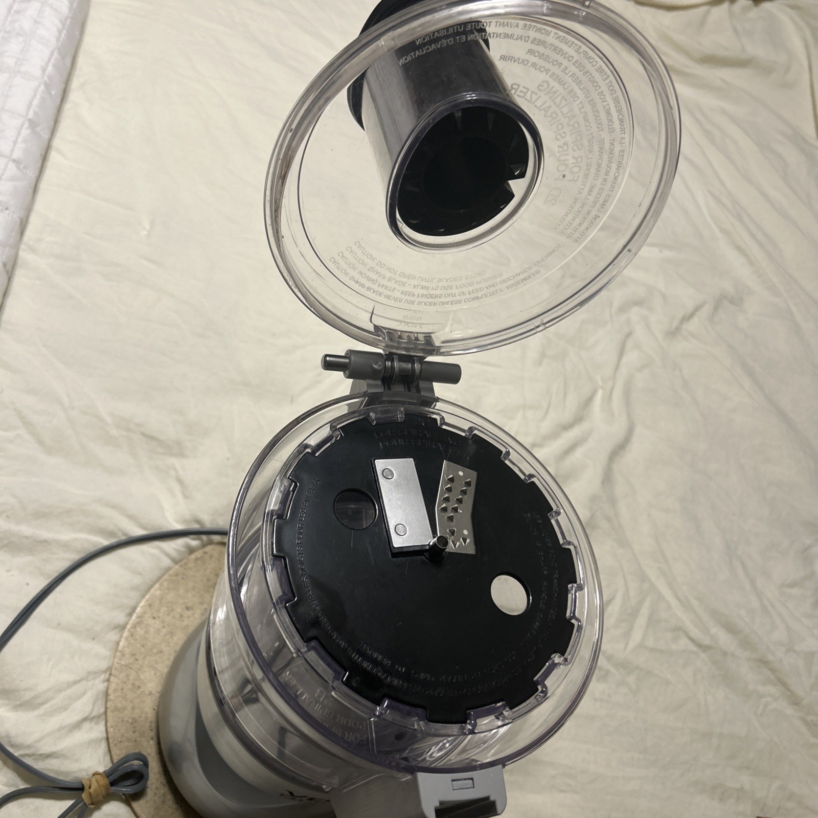 Magic Bullet Veggie Bullet VB-101 Electronic Spiralizer  Food Processor