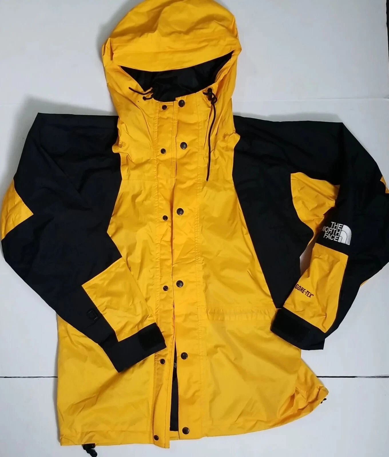Men's The North Face Waterproof Jacket Sz S ( Run's Big )