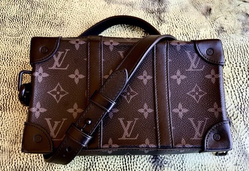 Louis Vuitton Soft Trunk Monogram Eclipse Crossbody Wallet Black TA4270