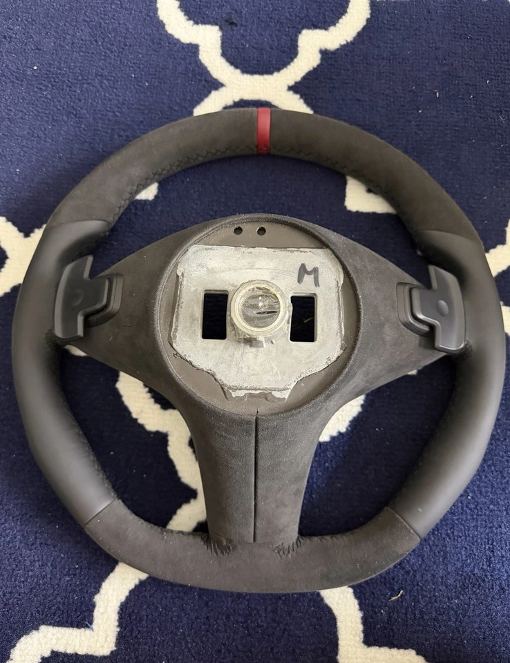 Volante cuero mercedes-benz w204/w212/w207 alcentara Foto 2 de 4