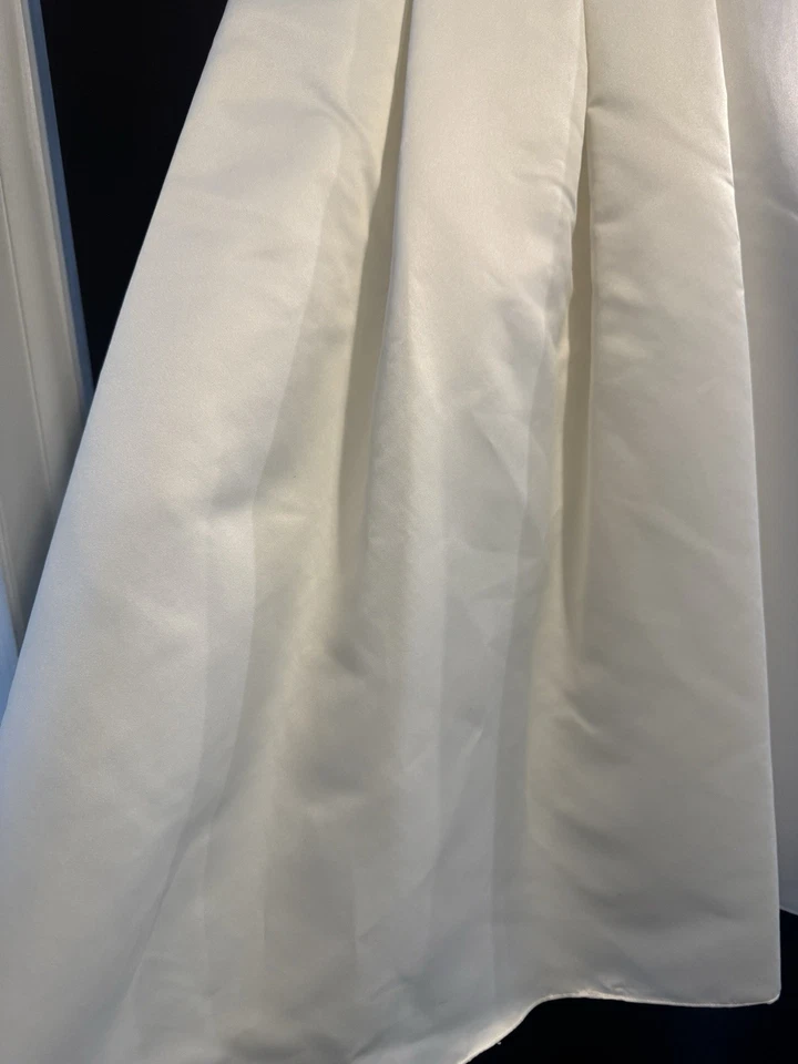 Vestido de casamento feminino florista tamanho 6. Usado uma vez. Lindo detalhe de miçangas - Imagem 3 de 4