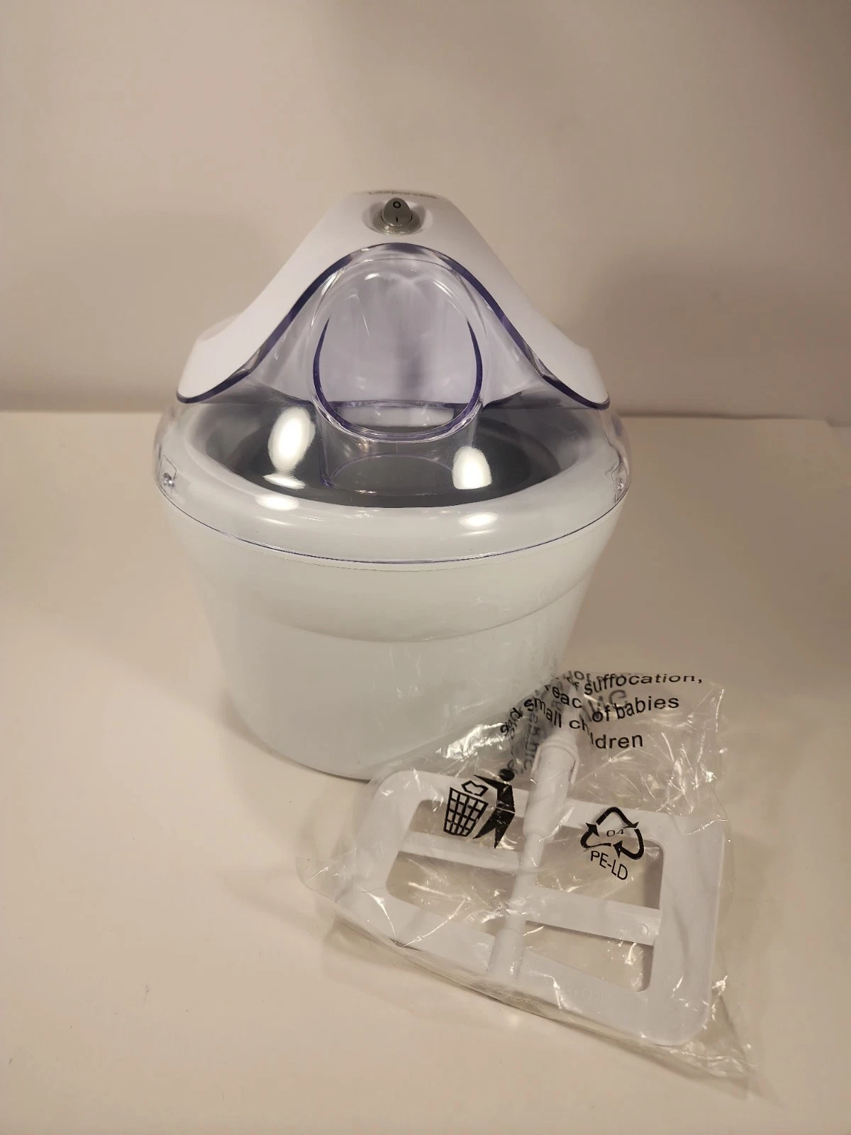 Savoureux Pro Line Electric Portable 1.5-qt Ice Cream Maker, Model BL1380.
Opens in a new window or