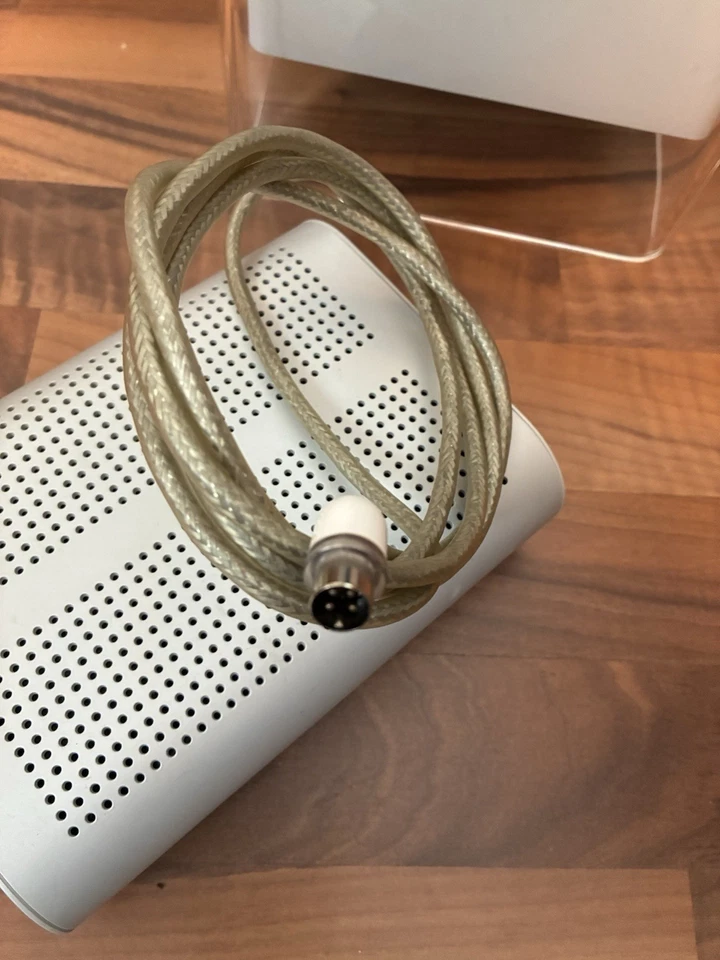 Apple Powermac G4 Cube 450 MHz 768 Mo, 80 Go OS 10,4 - Photo 2/4