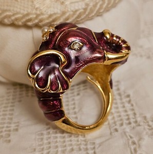 Authentic Kenneth J Lane KJL Gold Plated Purple Enamel Elephant Head Ring 1980's RARE