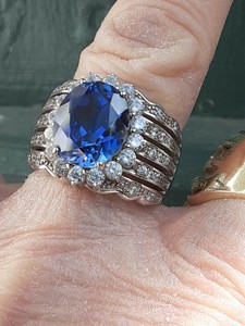 Charles Winston Bella Luce Rings 2025